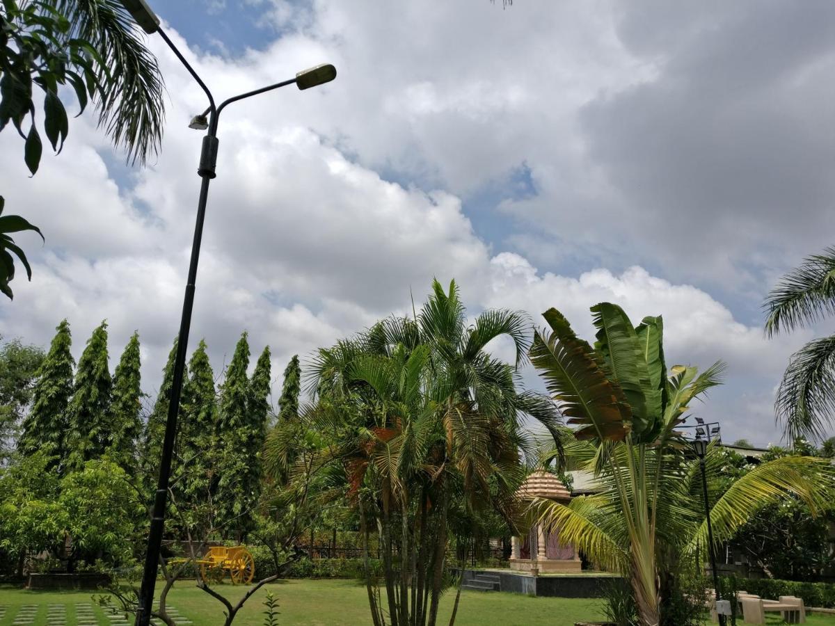 Pushp Vatika Resort & Lawns Navi Mumbai Dış mekan fotoğraf