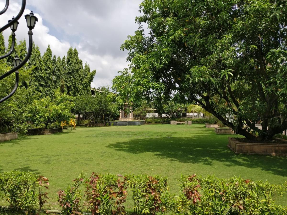 Pushp Vatika Resort & Lawns Navi Mumbai Dış mekan fotoğraf