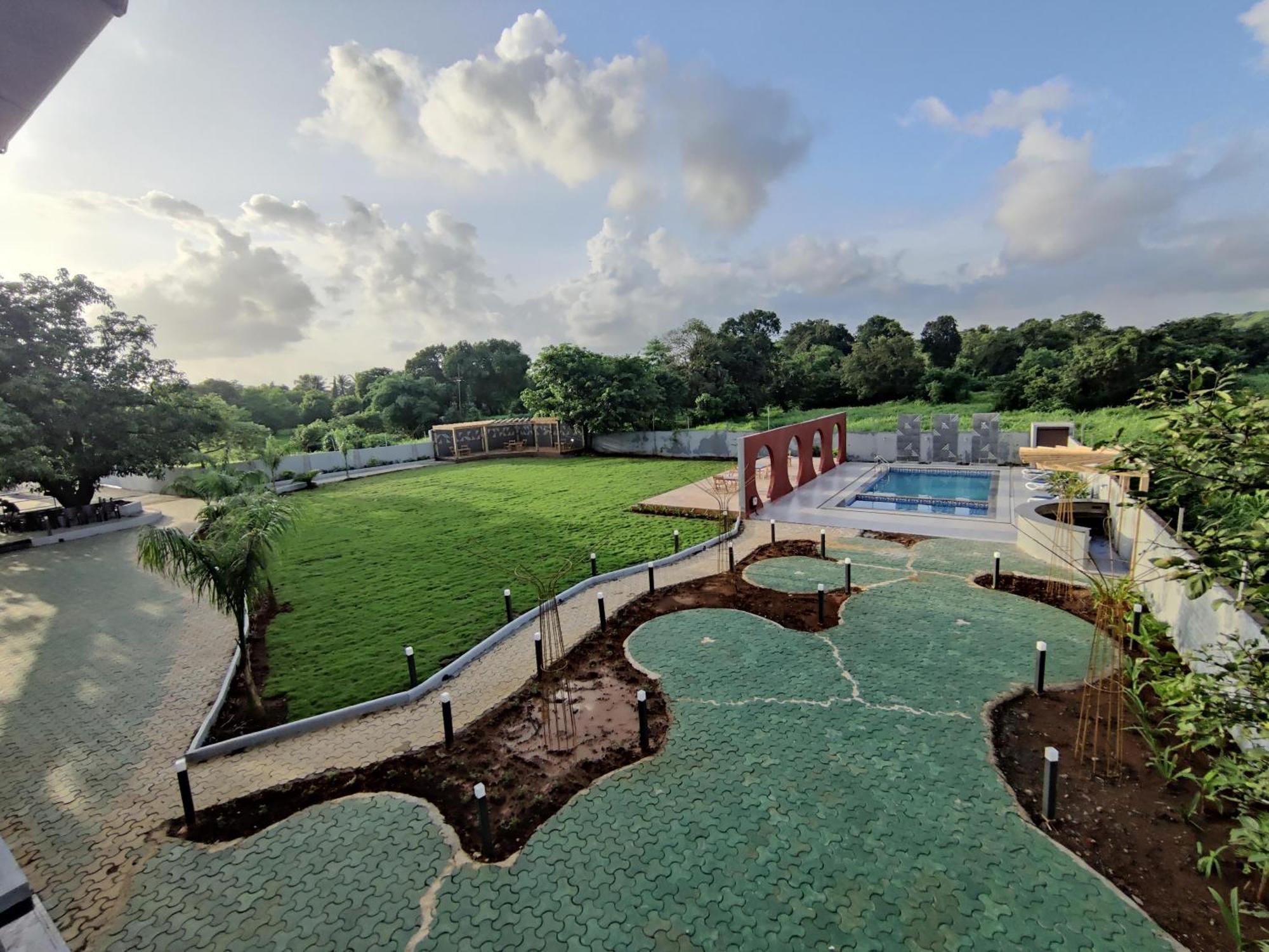 Pushp Vatika Resort & Lawns Navi Mumbai Dış mekan fotoğraf