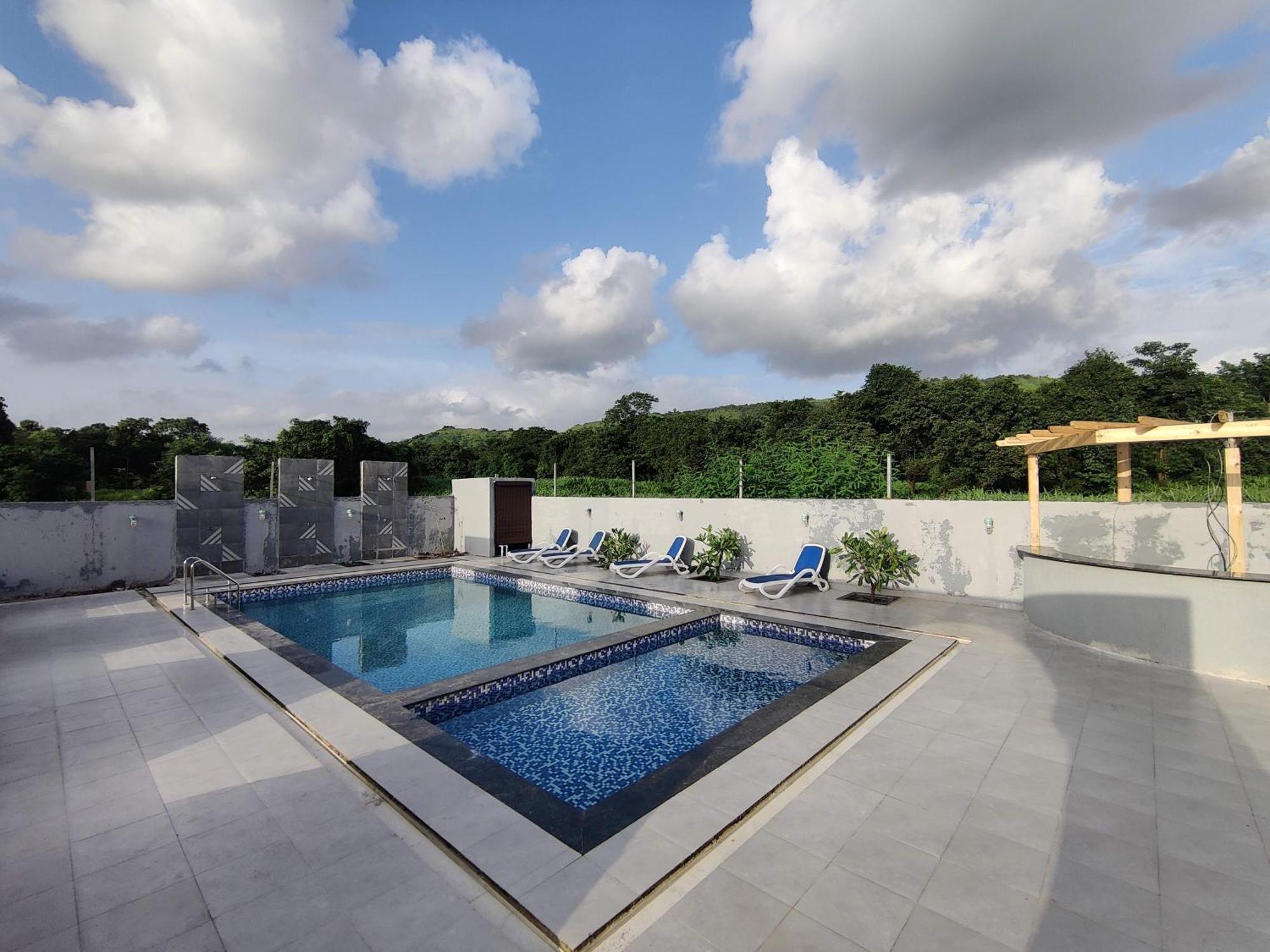 Pushp Vatika Resort & Lawns Navi Mumbai Dış mekan fotoğraf