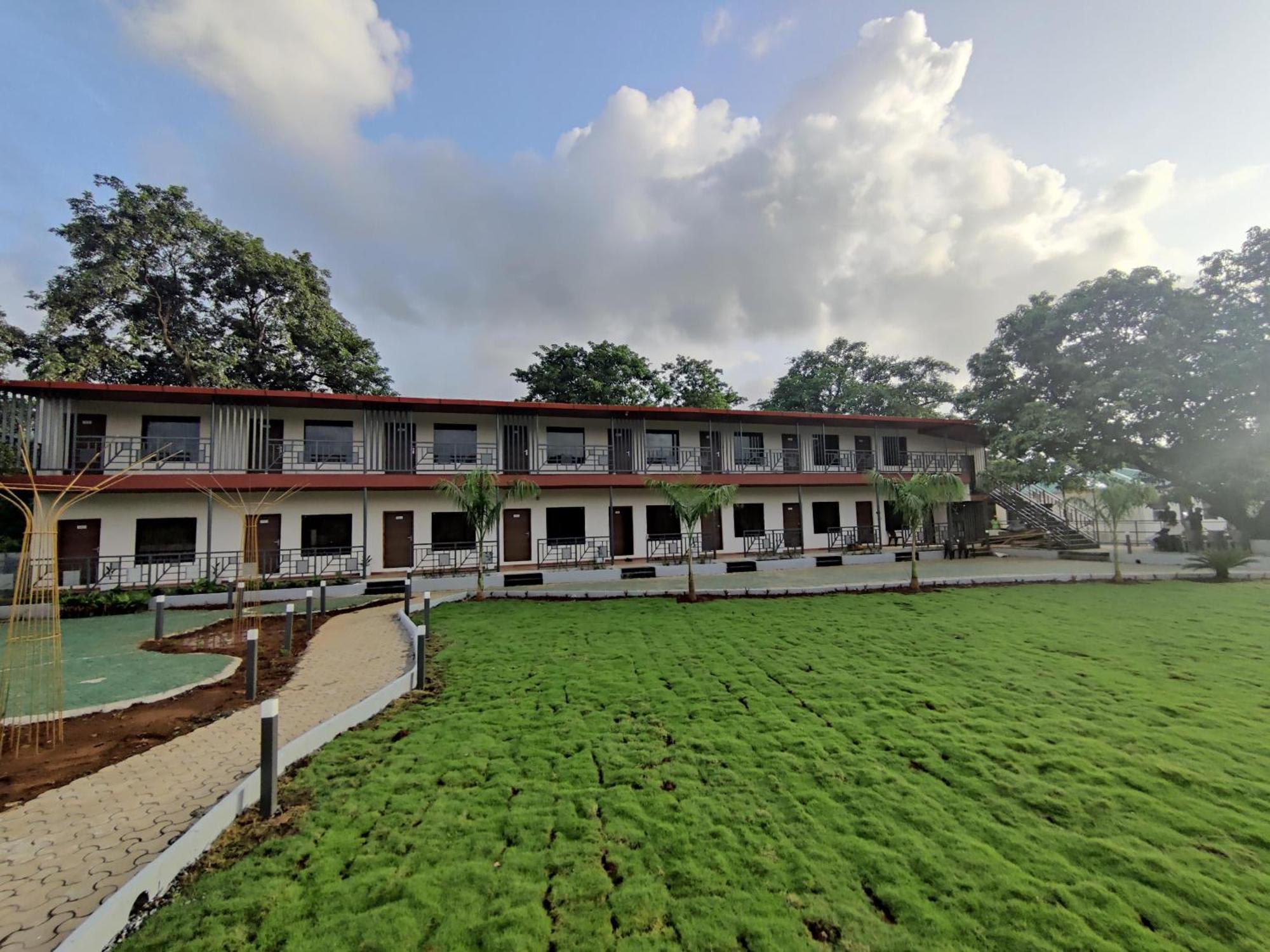 Pushp Vatika Resort & Lawns Navi Mumbai Dış mekan fotoğraf