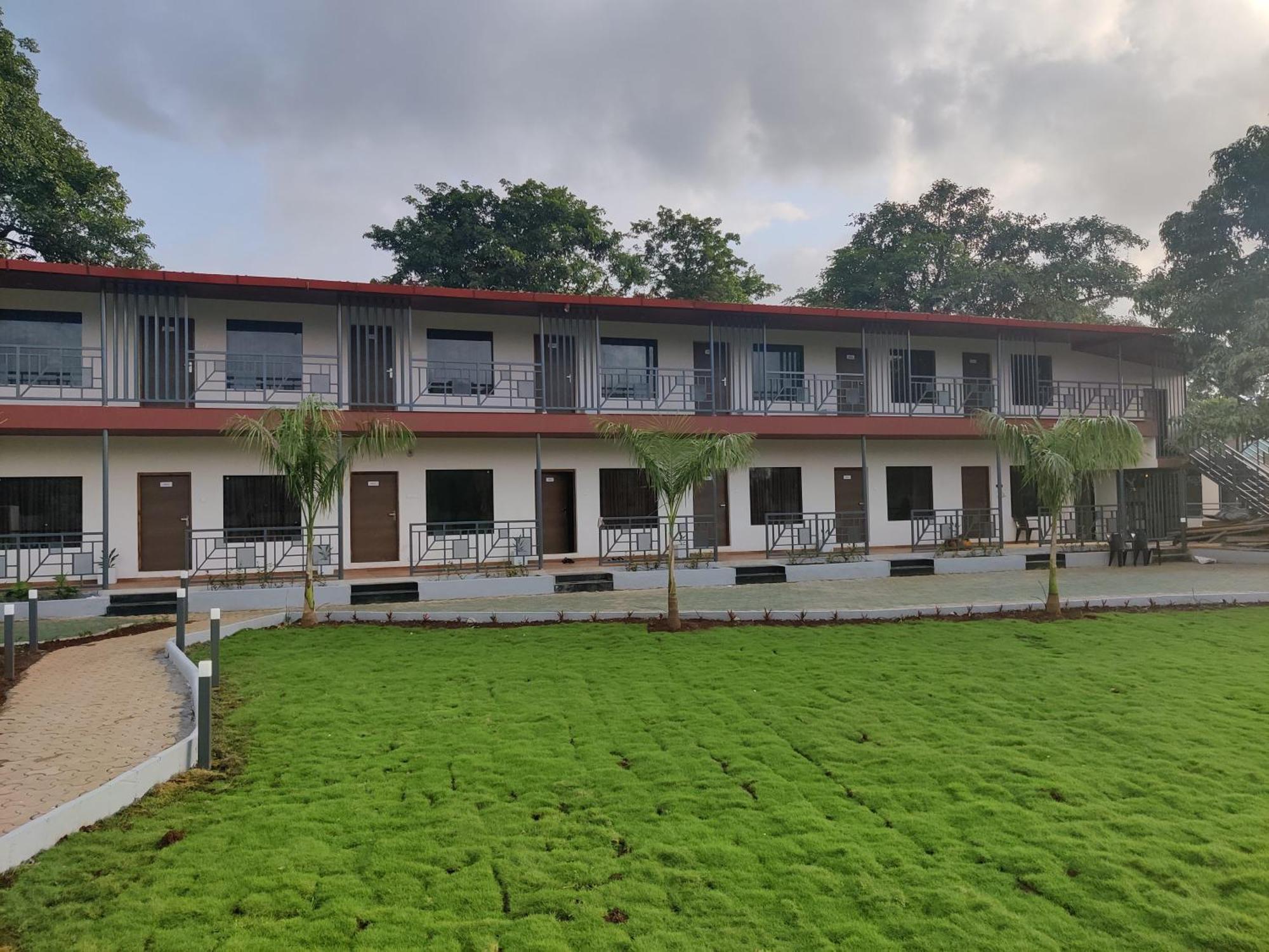 Pushp Vatika Resort & Lawns Navi Mumbai Dış mekan fotoğraf