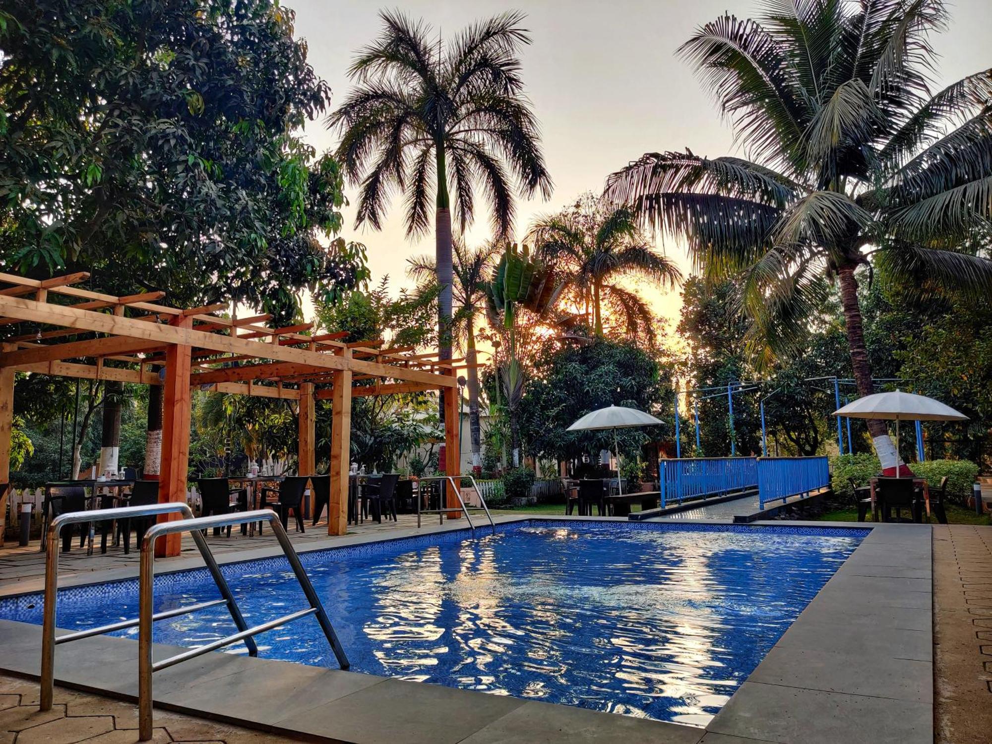 Pushp Vatika Resort & Lawns Navi Mumbai Dış mekan fotoğraf