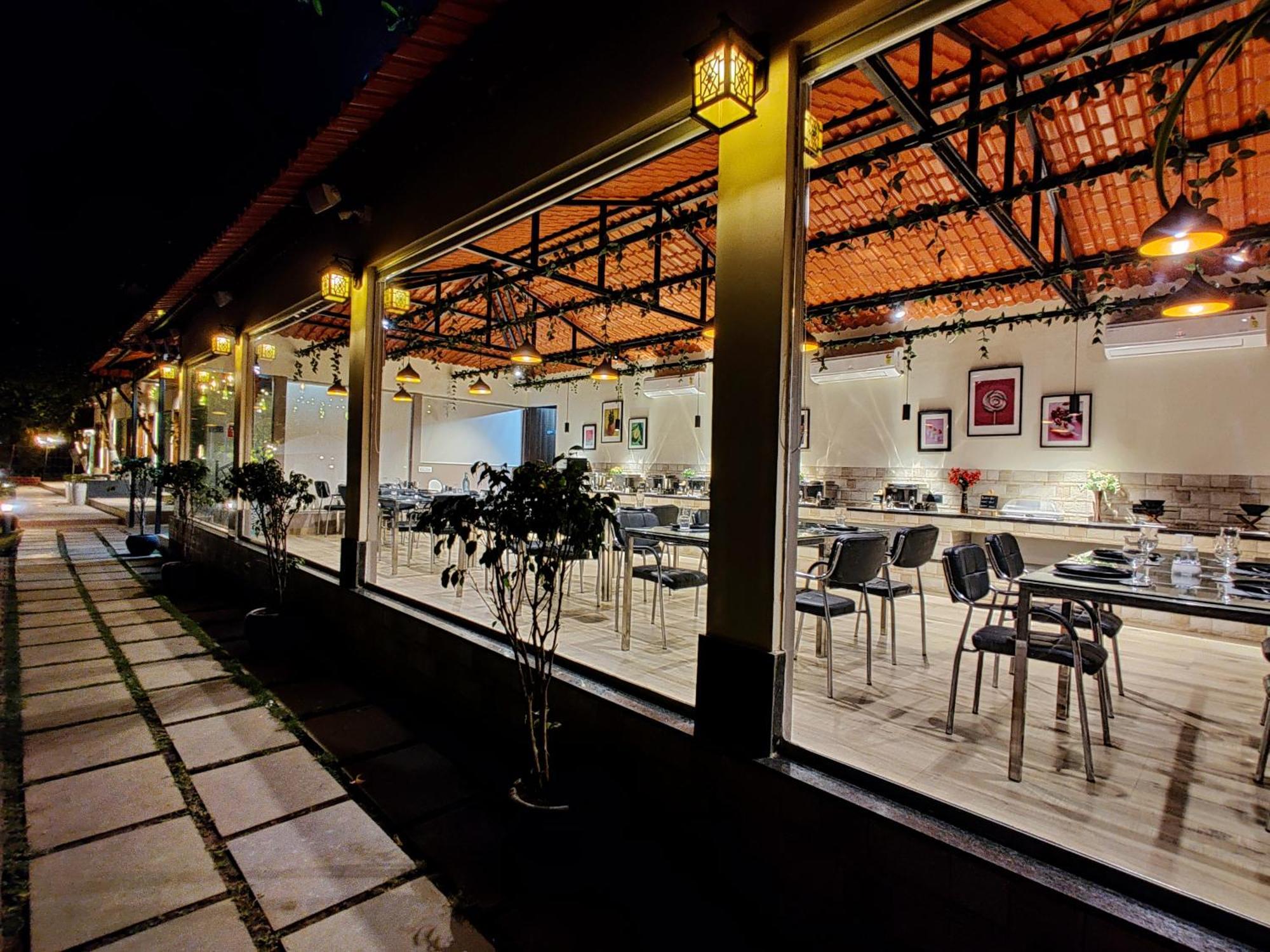 Pushp Vatika Resort & Lawns Navi Mumbai Dış mekan fotoğraf